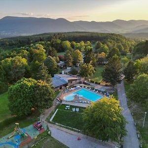Hôtel parc&spa Les cigognes